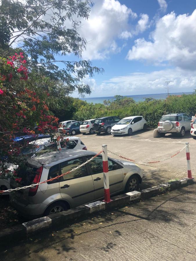 Studio Sainte Anne 2Mn A Pieds De La Plage ,Possibilite Location De Voiture Экстерьер фото